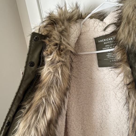 American Eagle Outfitters Faux Fur jacket. Army green. L - Picture 4 of 6